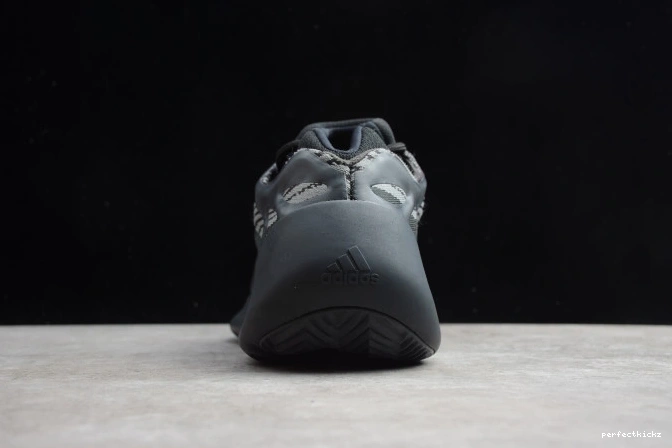 H67799 V3 Yeezy Adidas Boost 700 Black 0814